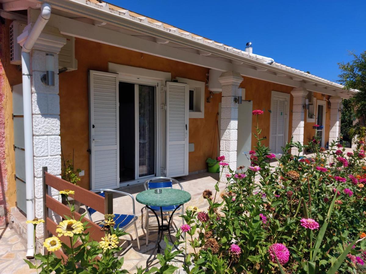 Iris Apartment Near Corfu Town Kontokali Eksteriør bilde